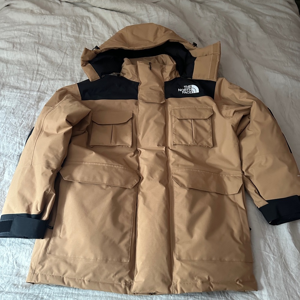 Men’s North Face Down Snow Jacket NWOT